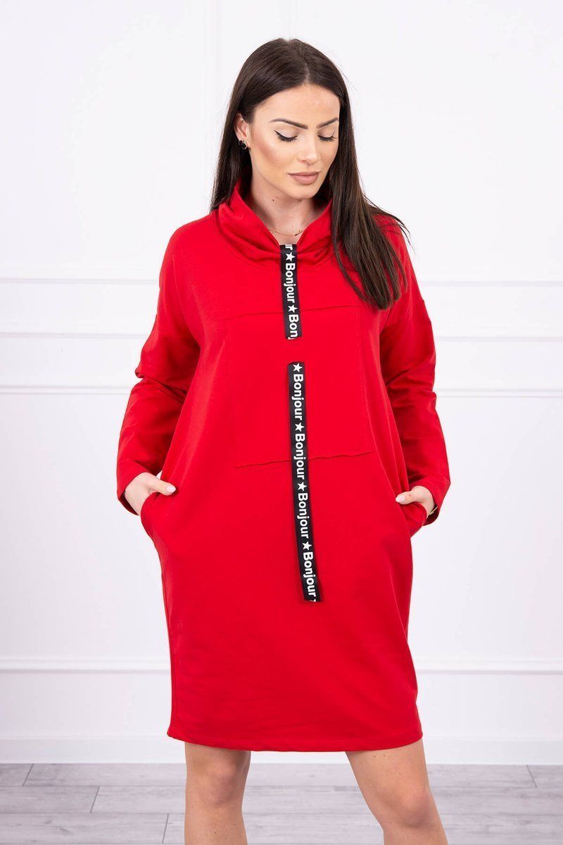Šaty s ozdobným pásikom červené