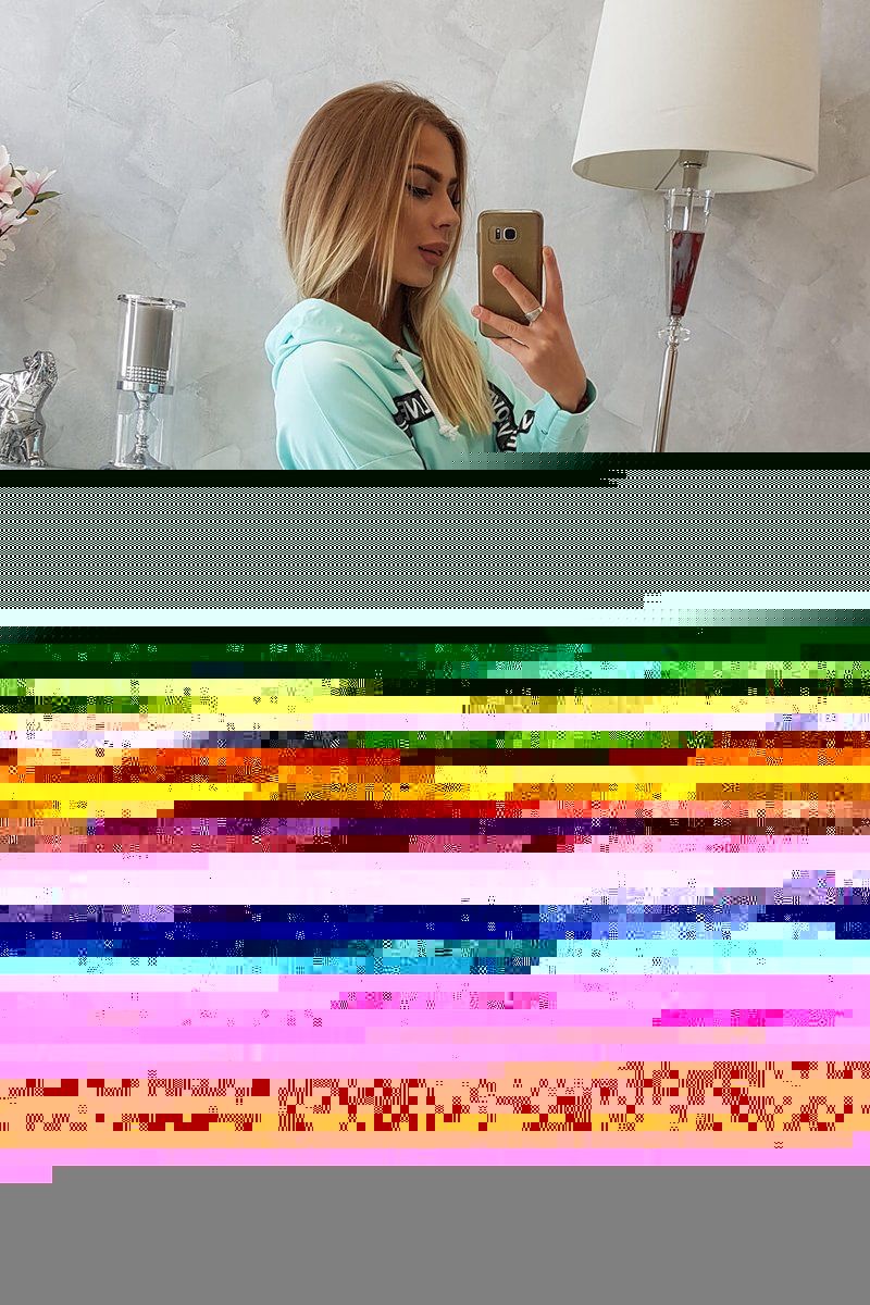Šaty zdobená páskou s nápismi modrá