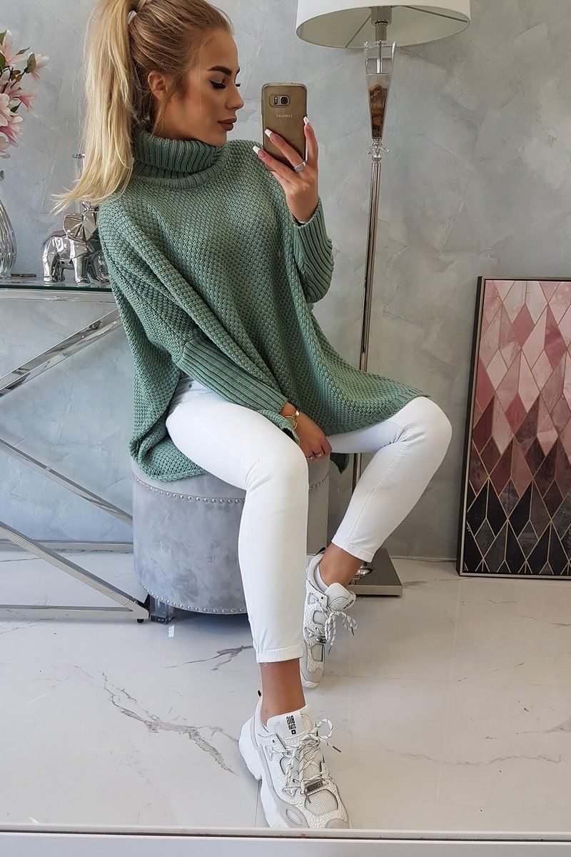 Mätovo zelený sveter s rolákom