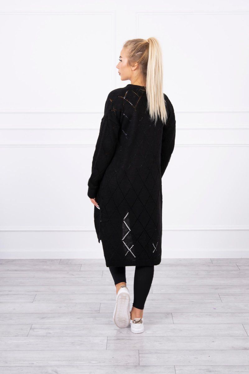 Čierny  sveter s geometrickým vzorom