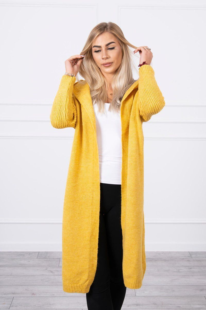Žltý sveter s kapucňou