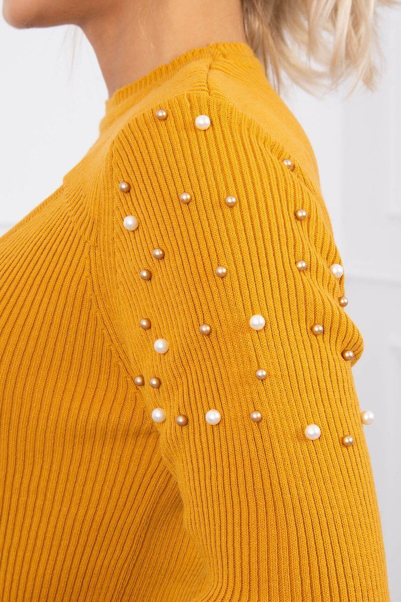 Tenký sveter horčica  s perlami na ramenách